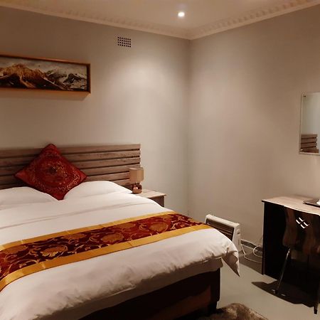 Driftwood Boutique Bed And Breakfast Lobatse Dış mekan fotoğraf